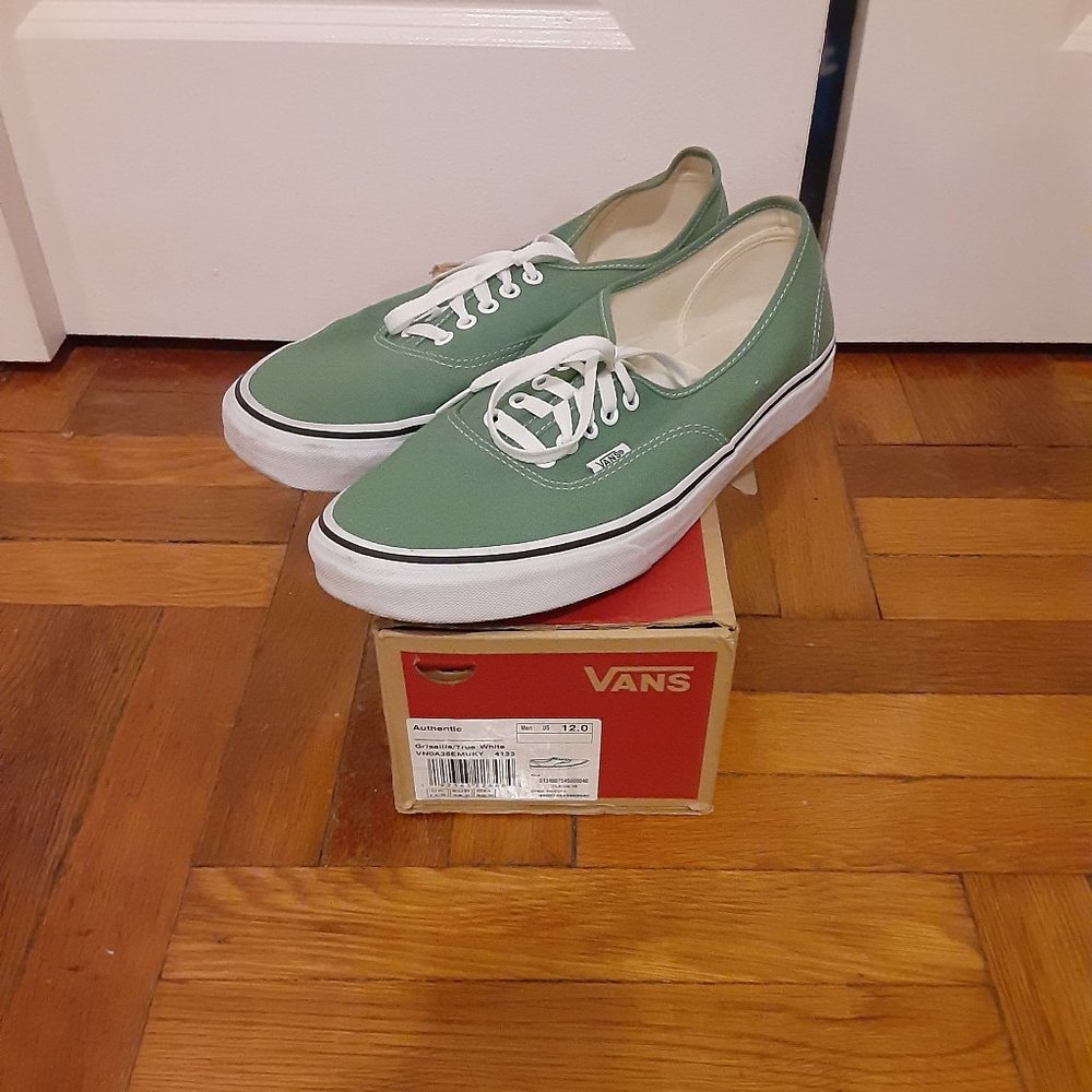 Vans Authentic in light Green - size 12